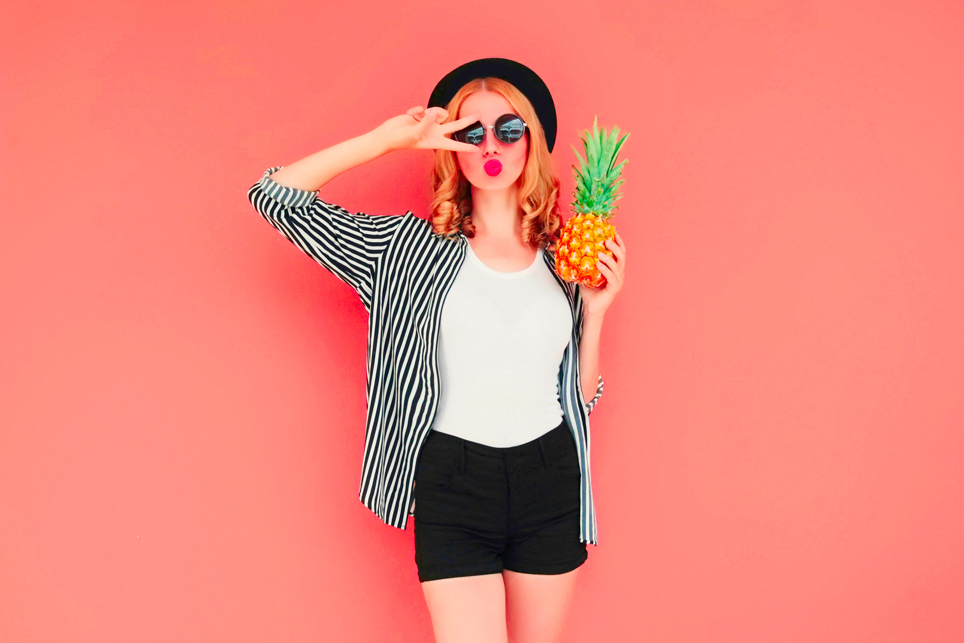 Univers coloré AnanasLand avec un ananas