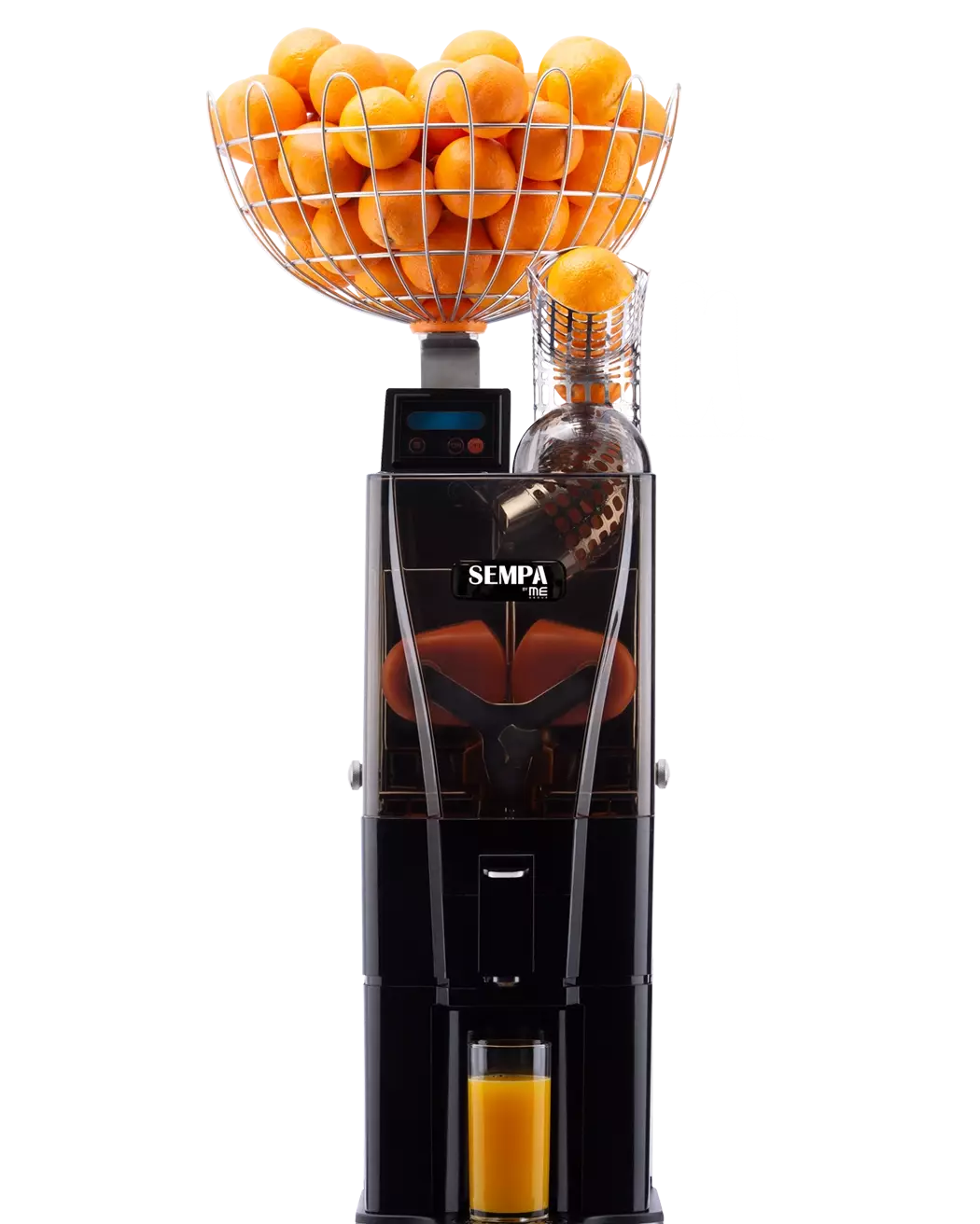 Machine à jus d’oranges SEMPA OL 41 sur fond blanc, avec panier d’oranges et verre de jus rempli.